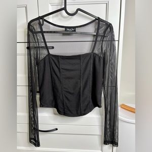 NWOT Mesh sleeve cropped too long sleeve